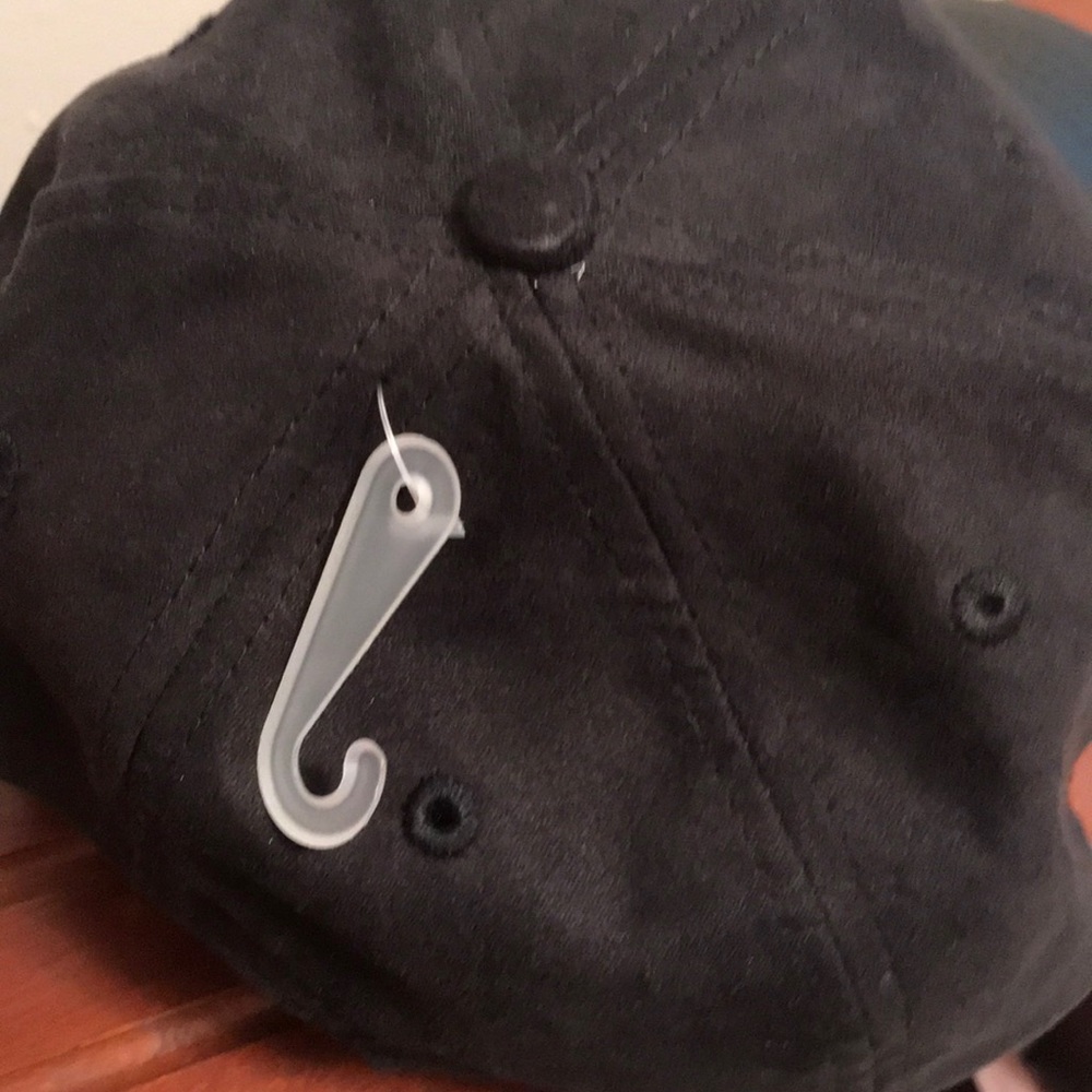 Hat - Picture 3 of 6